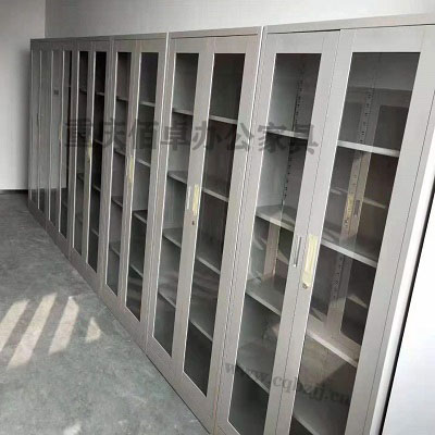 通玻器械柜实拍图